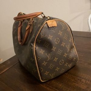 Louis Vuitton speedy